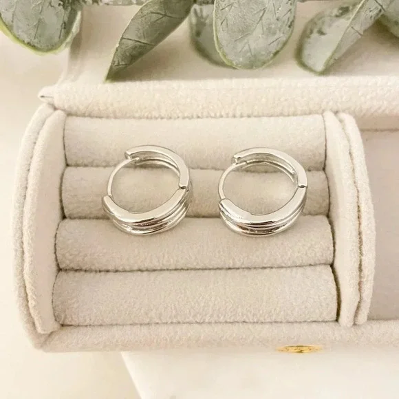 925 Sterling Silver Huggie Earrings Small Hoops Chunky Layer Thick Huggie Hoops - Picture 3 of 6